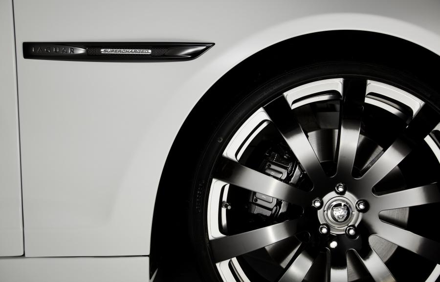 Jaguar XJ75 Platinum Concept 2010 года  (фото 17 из 26)